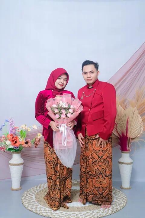 Foto sampul undangan Riski & Liza