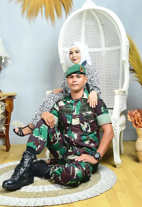 Foto sampul undangan Kami & Nikahan