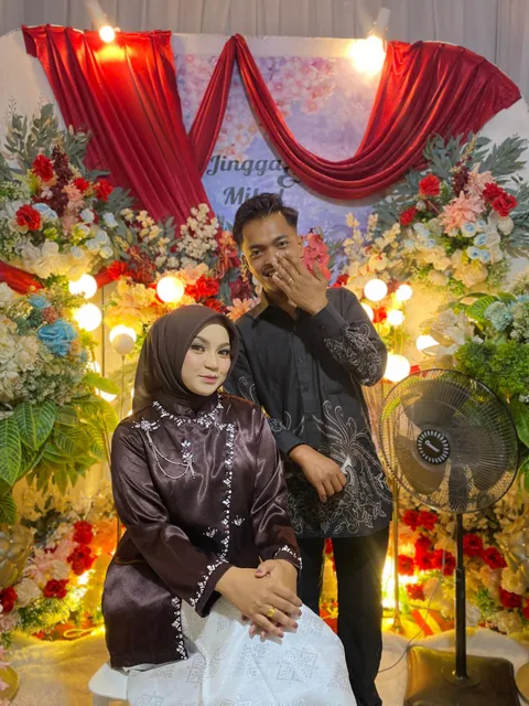 Foto sampul undangan Mickel & Jingga