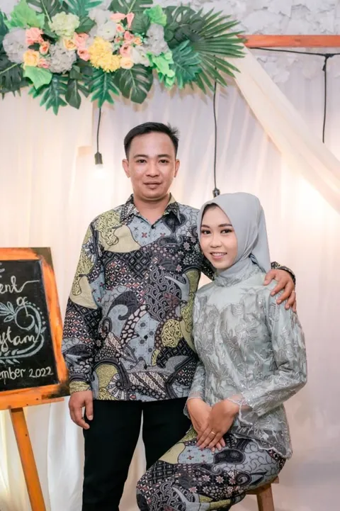 Foto sampul undangan Gibran & Rika