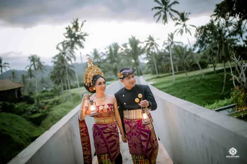 Foto sampul undangan Yuli & Eka