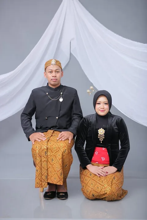 Foto sampul undangan Mukhamad Qariri Irawan & Ayu Ambarwati