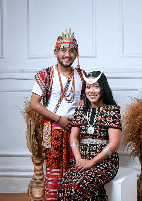 Foto sampul undangan Tria & Tio