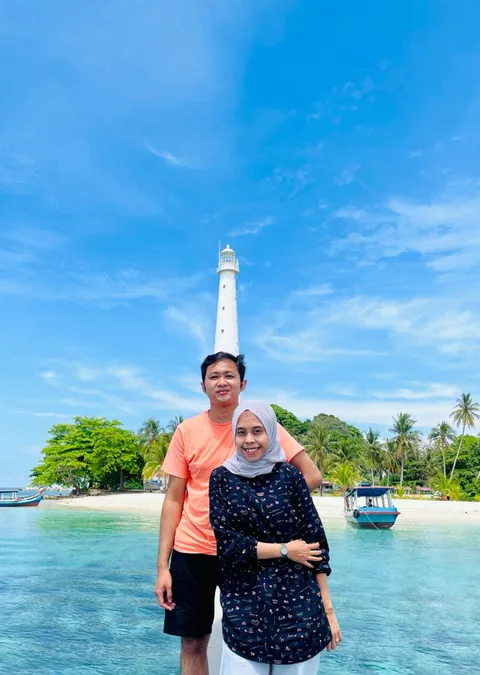 Foto sampul undangan Rossy & Imron