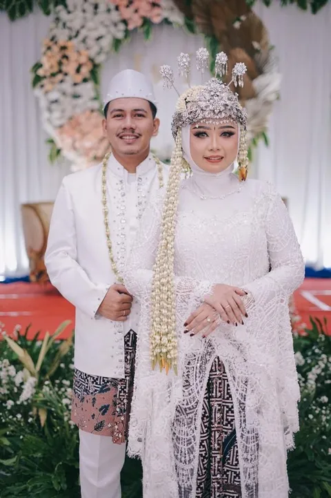 Foto sampul undangan Ines & Iqbaldo