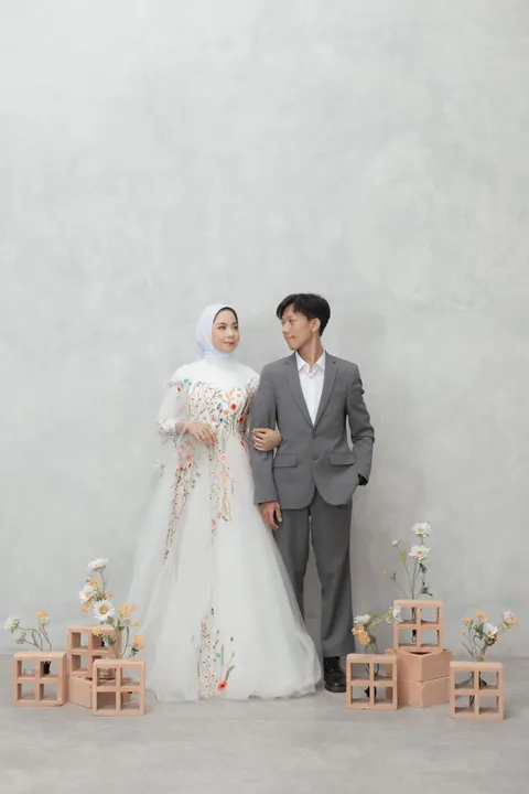 Foto sampul undangan Via & Aris