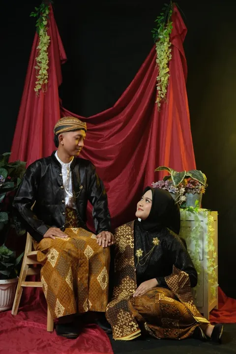 Foto sampul undangan Selvi & Akbar