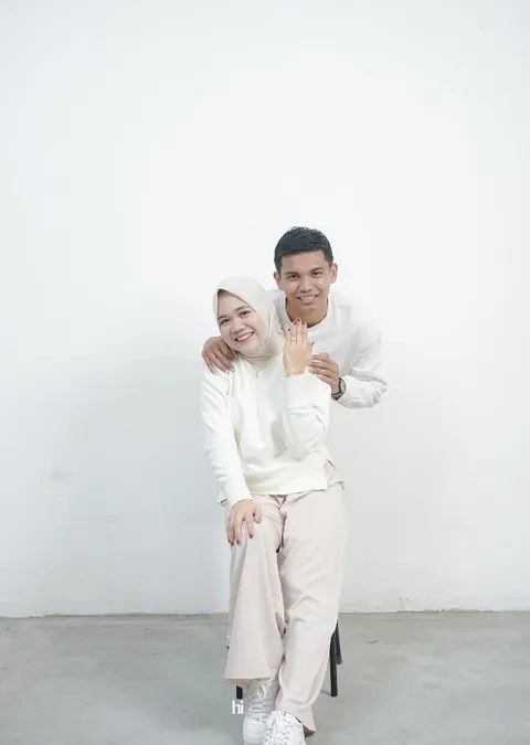Foto sampul undangan Fitri & Riki
