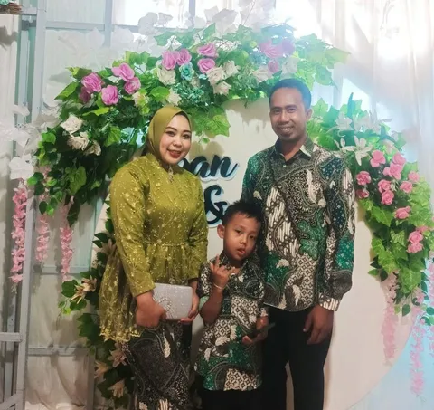Foto sampul undangan Surya Indriani & Rahmad Mauluddin