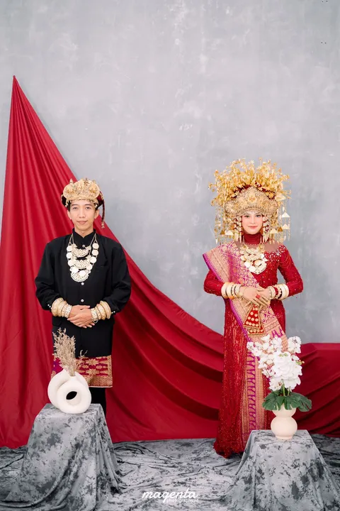 Foto sampul undangan Indah & Rizal
