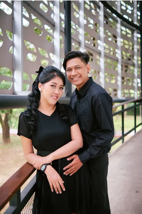 Foto sampul undangan Fondy & Christine