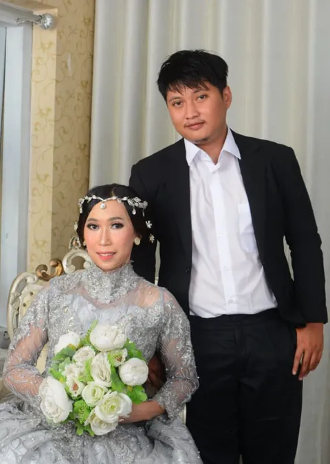 Foto sampul undangan Ulla & Alfia
