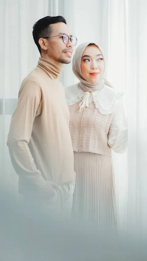 Foto sampul undangan Delly & Gita