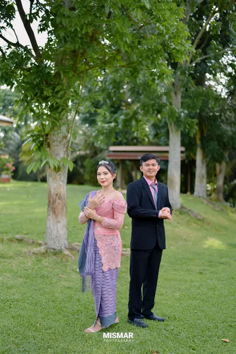 Foto sampul undangan Mesda & Amos
