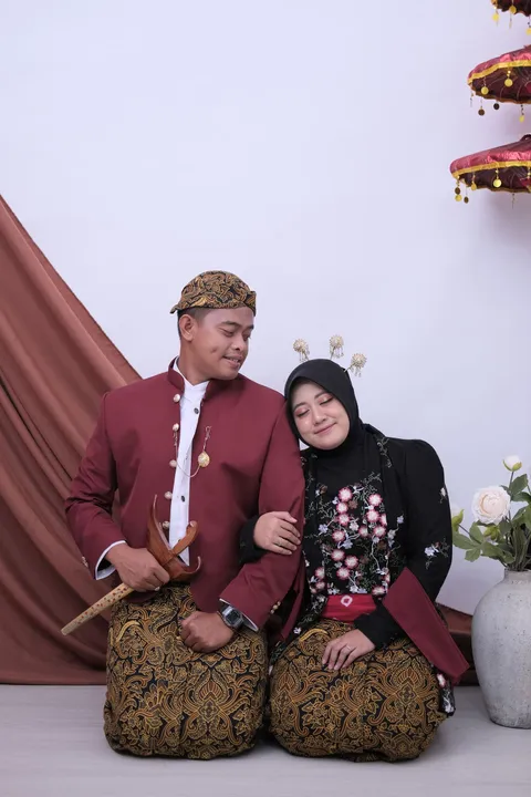 Foto sampul undangan Maulana & Novita