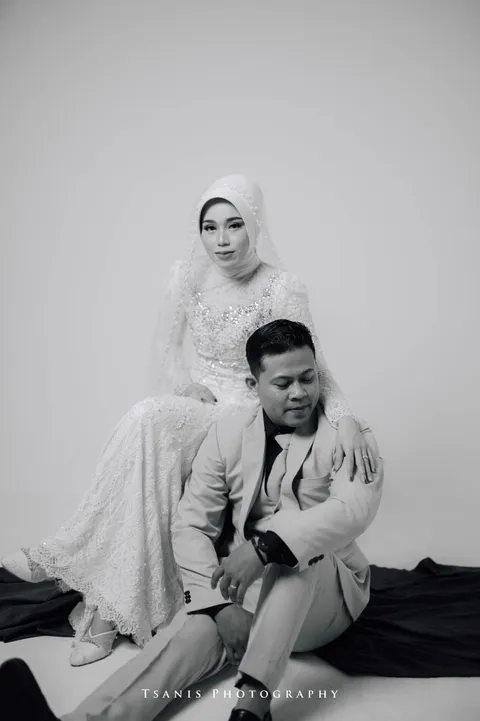 Foto sampul undangan Yustika & Yayang Giri