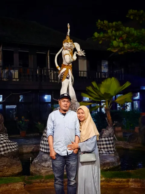 Foto sampul undangan Indah & Andri