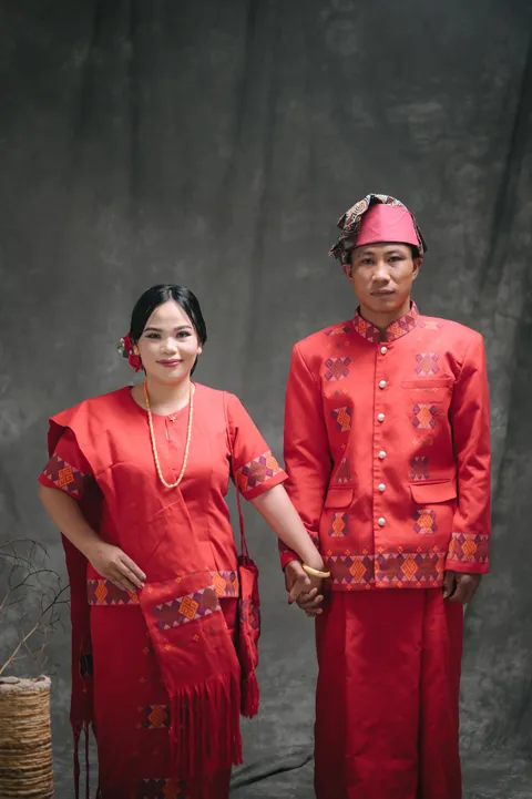Foto sampul undangan Novi & Esem