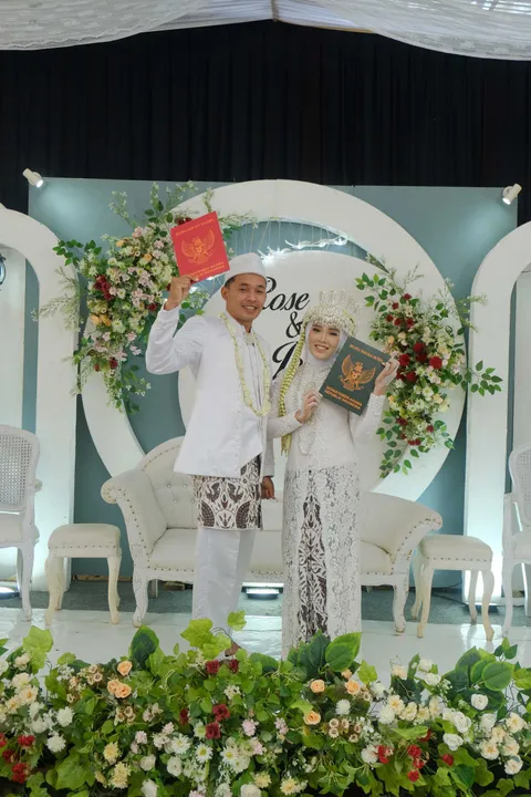 Foto sampul undangan Diana & Joni