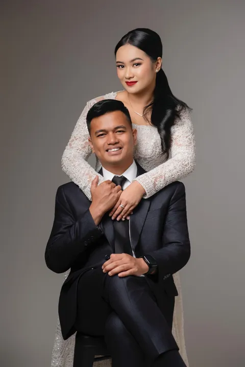 Foto sampul undangan Esther & Resky