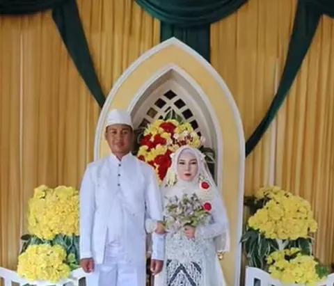 Foto sampul undangan Fathul & Resa