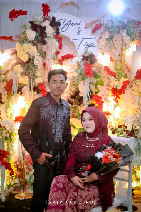 Foto sampul undangan Nopi Sutiyo & Yeni Pratiwi