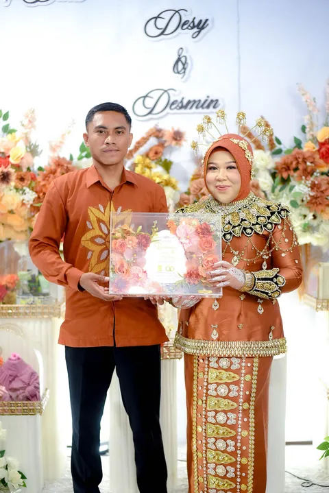 Foto sampul undangan Desmin & Desy