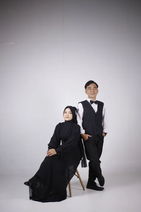 Foto sampul undangan Heni & Imam