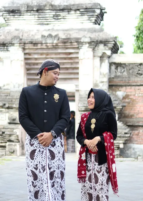 Foto sampul undangan Yessi & Santoso