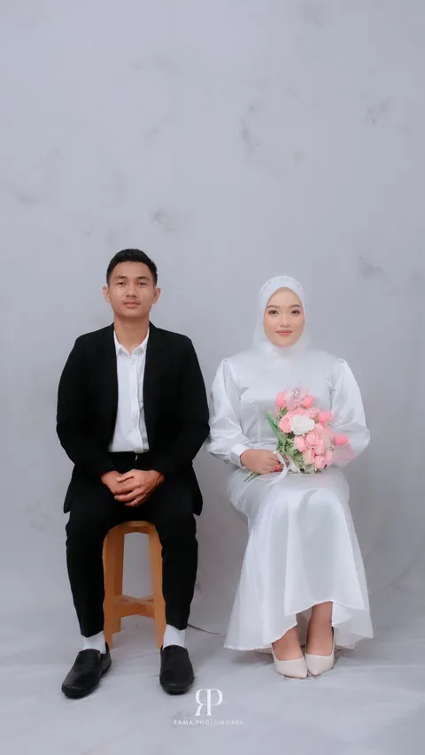 Foto sampul undangan Riska & Donie