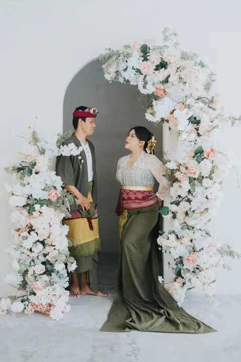 Foto sampul undangan Erla & Wisnu