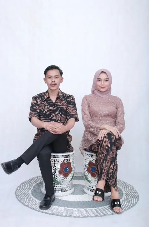 Foto sampul undangan Ade & Della