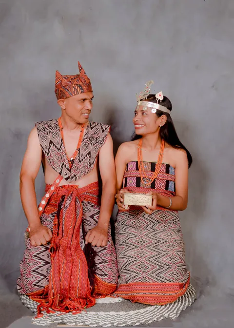 Foto sampul undangan Meky & Reny