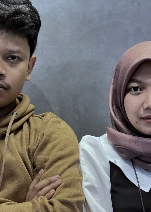 Foto sampul undangan Laras & Hanif