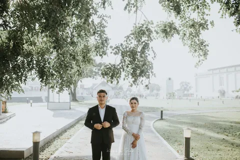 Foto sampul undangan Clara & Natan