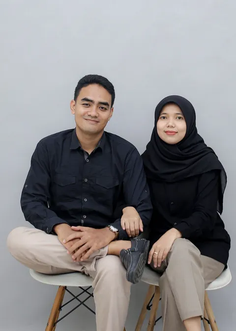 Foto sampul undangan Opik & Mira