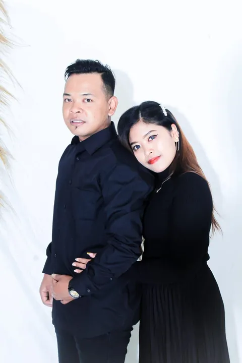 Foto sampul undangan Yuni & Adi