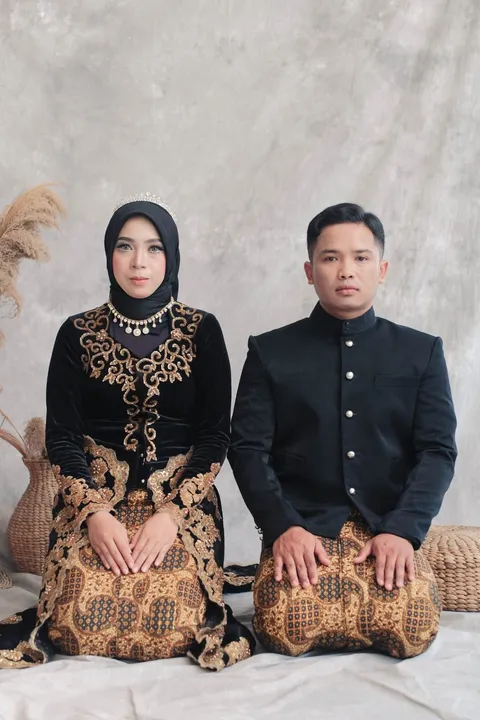 Foto sampul undangan Fachniya & Wahyu