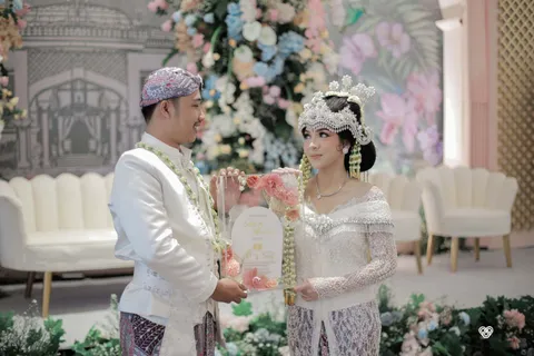 Foto sampul undangan Selvy & Ari