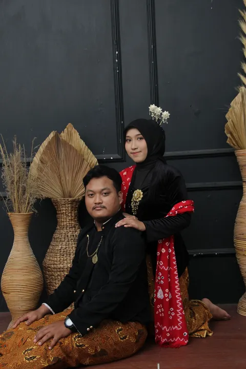 Foto sampul undangan Masnun & Opot