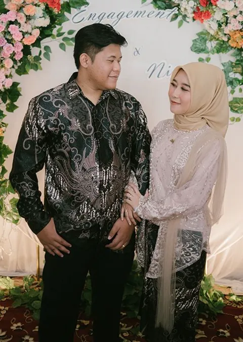 Foto sampul undangan Lely & Nizar