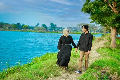 Foto sampul undangan Astri & Uje