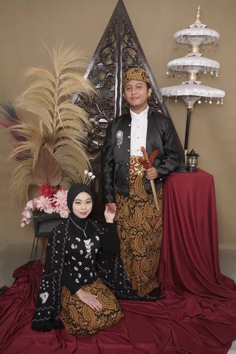 Foto sampul undangan Anis Agustin & Ivan Trisna Kusuma, S.Tr.T