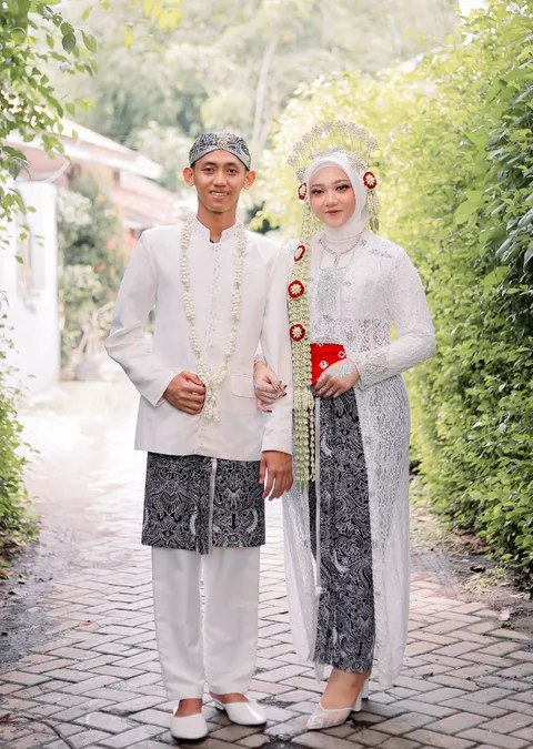 Foto sampul undangan Bayyin & Sobri