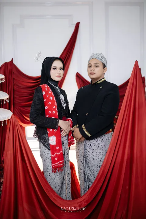 Foto sampul undangan Aisyah & Sigit