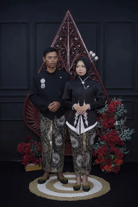 Foto sampul undangan Dila & Tyo