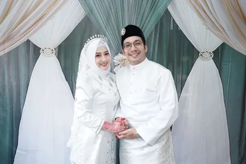 Foto sampul undangan Fina & Yunus