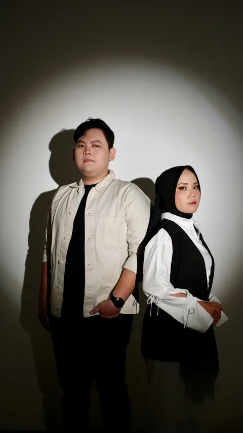 Foto sampul undangan Danis & Inas