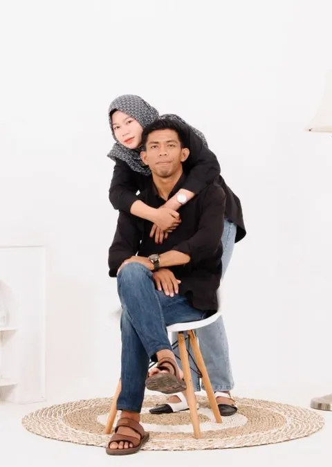 Foto sampul undangan Anwar & Yati