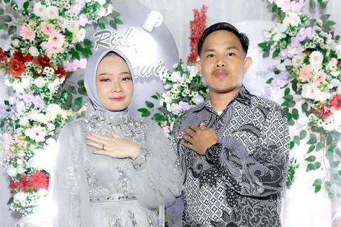 Foto sampul undangan Tiwi & Kiki